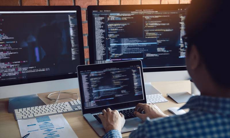 数据科学选型:R与Python如何赋能三门县网站建设?